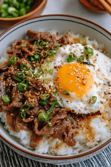 Gyudon (Japanese Beef & Rice Bowls)