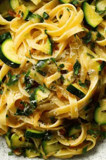 Simple Fresh Zucchini Pasta Sauce
