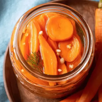 Easy Quick Pickled Carrots