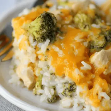 Cheesy Chicken Broccoli Rice Casserole
