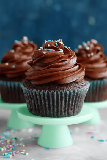 One Bowl Chocolate Cupcakes with Chocolate Buttercream