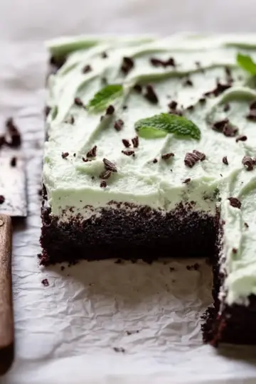 Mint Chocolate Chip Sheet Cake
